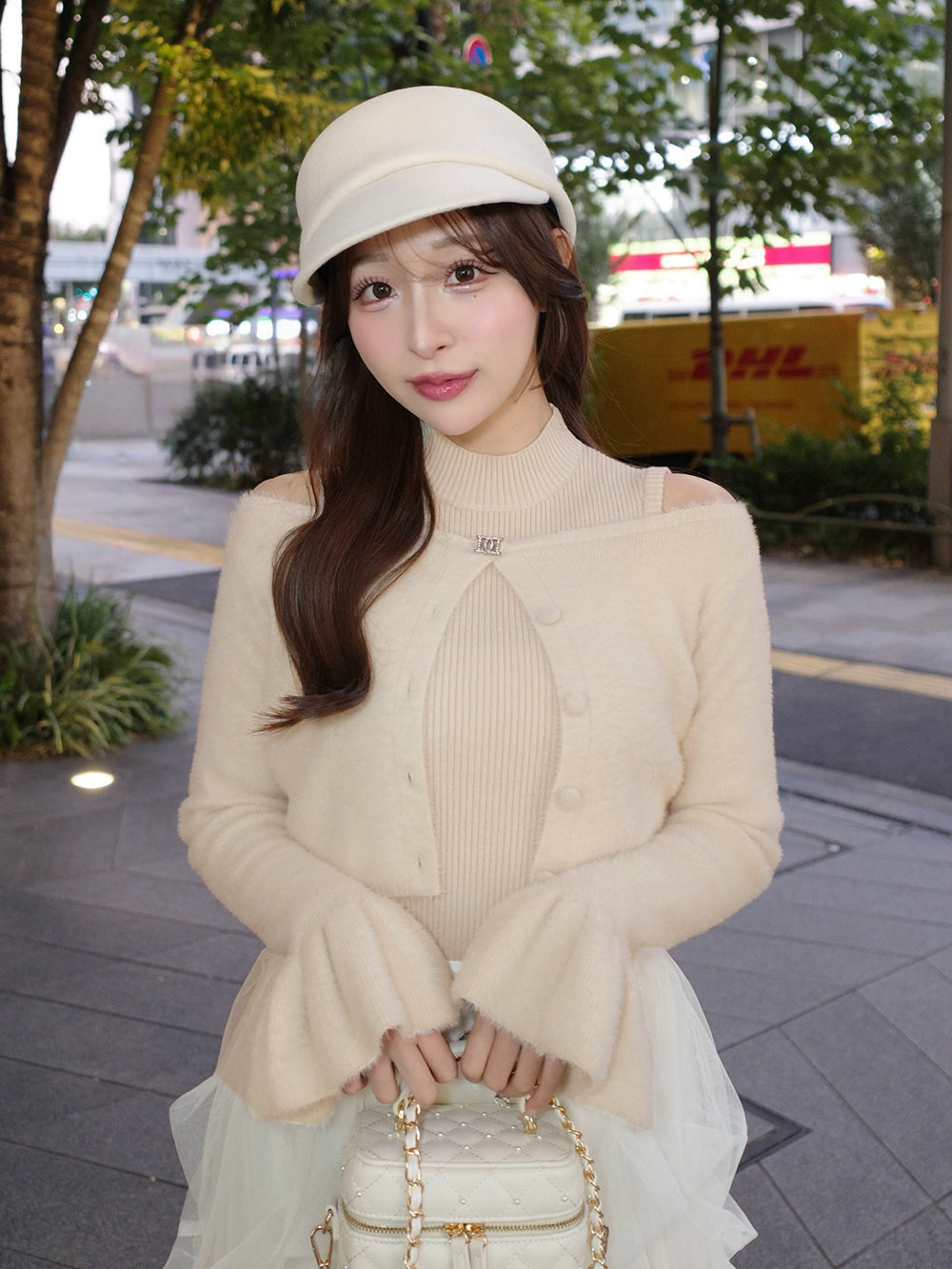 モデル：156cm（着用サイズ：FREE　着用カラー：IVO）