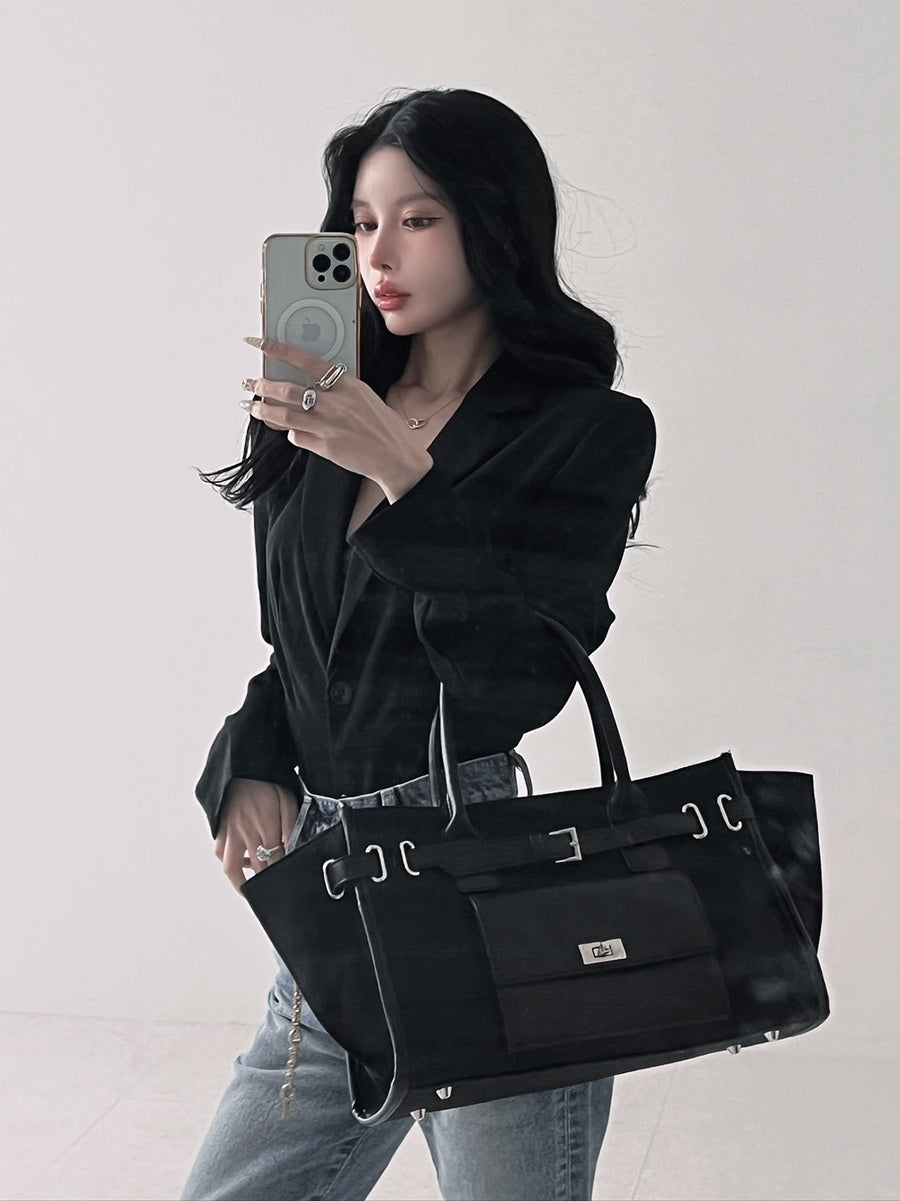 サイズ：FREE　カラー：BLK