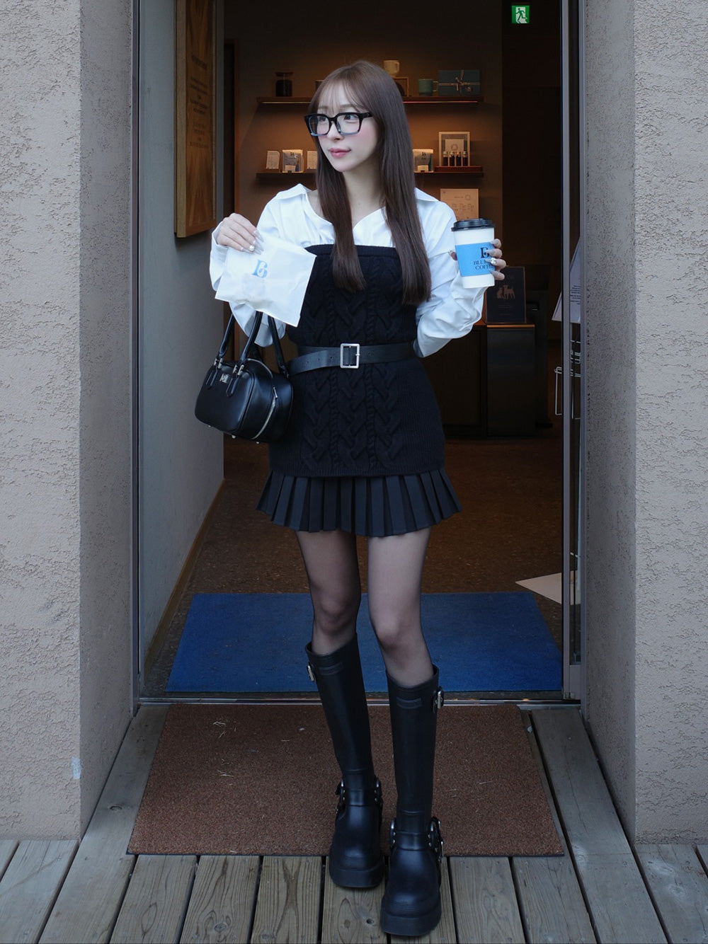 モデル：156cm（着用サイズ：FREE　着用カラー：BLK）