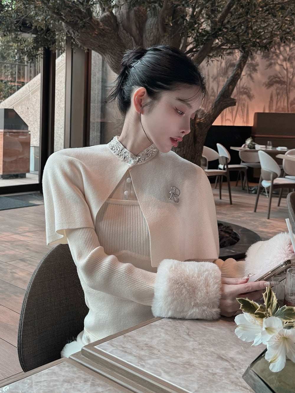 モデル：160cm（着用サイズ：FREE　着用カラー：IVO）