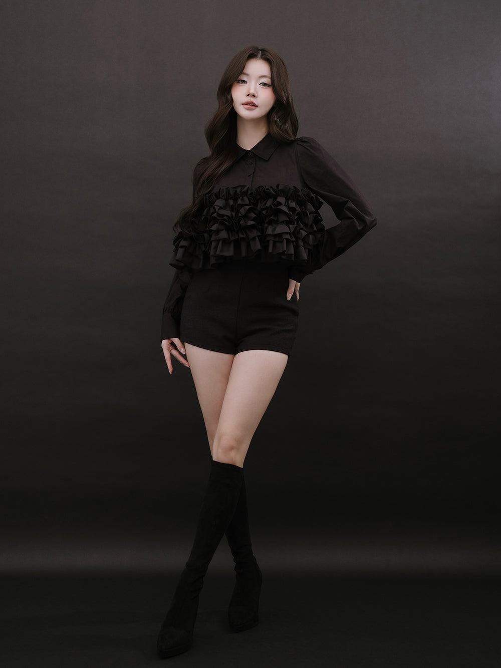 モデル：164cm（着用サイズ：FREE　着用カラー：BLK）