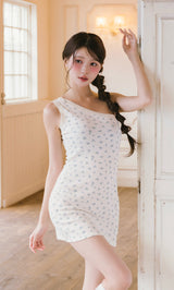 モデル：164cm（着用サイズ：FREE　着用カラー：YEL）