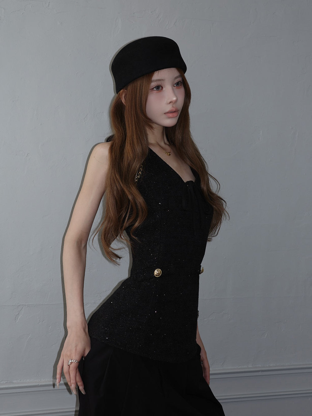 モデル：160cm（着用サイズ：FREE　着用カラー：BLK）