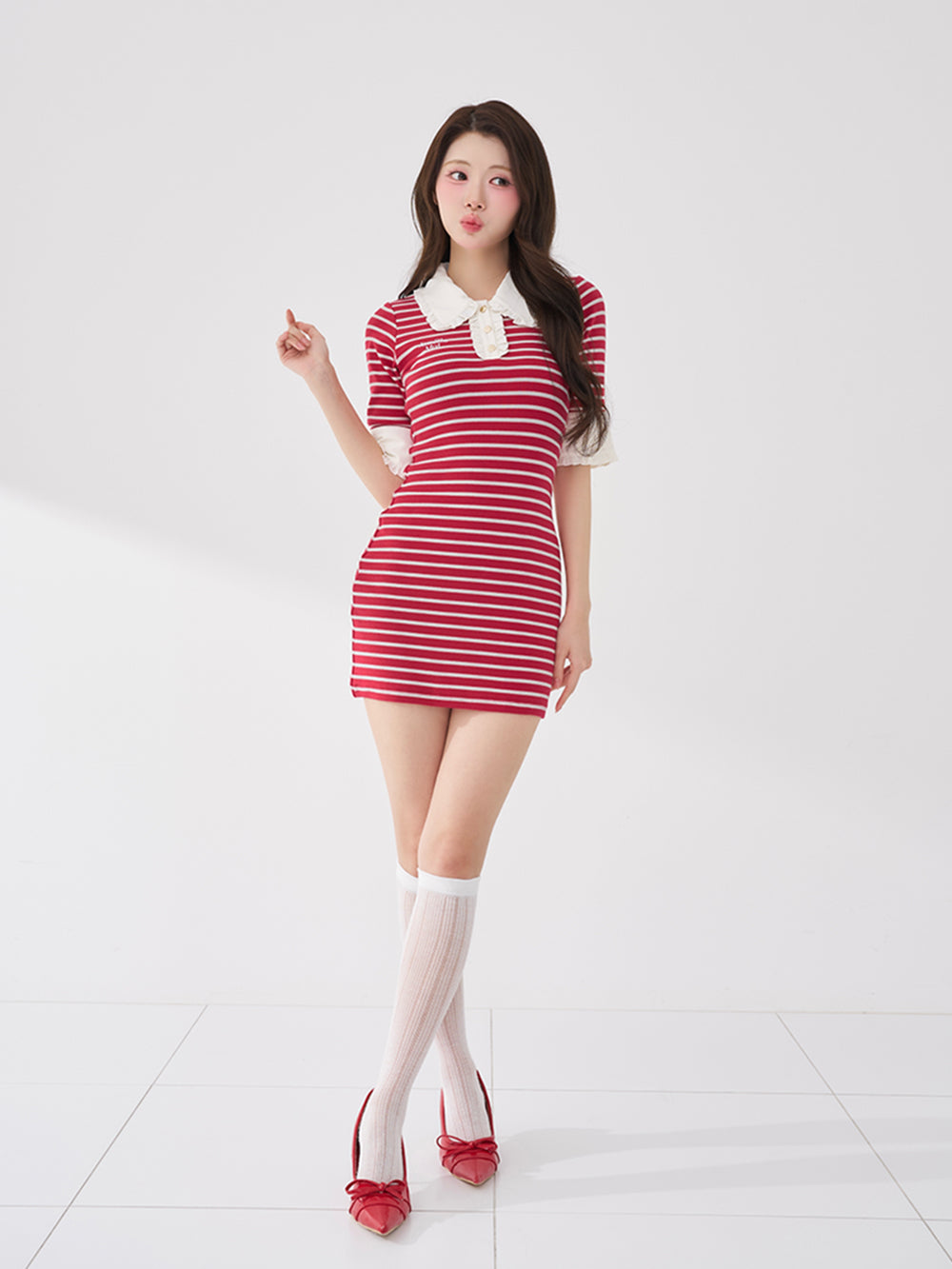 モデル：164cm（着用サイズ：FREE　着用カラー：RED）
