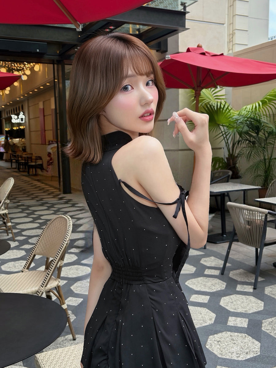 モデル：158cm（着用サイズ：FREE　着用カラー：BLK）