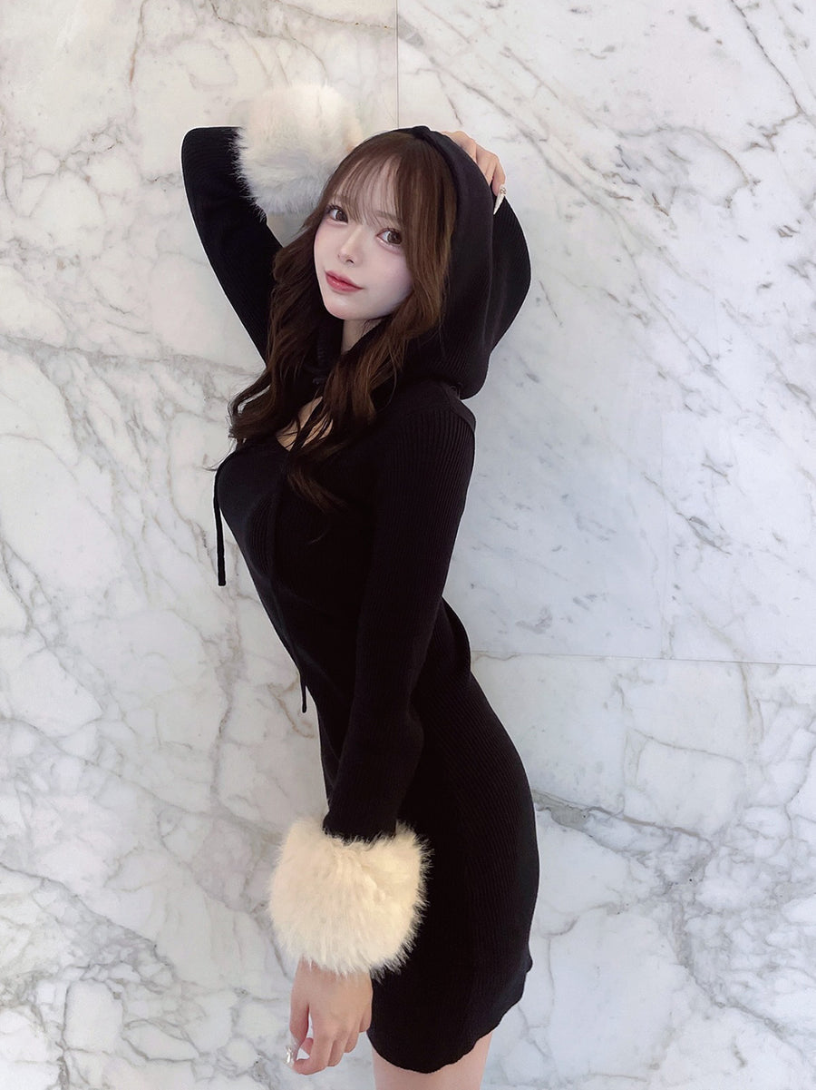 モデル：156cm（着用サイズ：FREE　着用カラー：BLK）