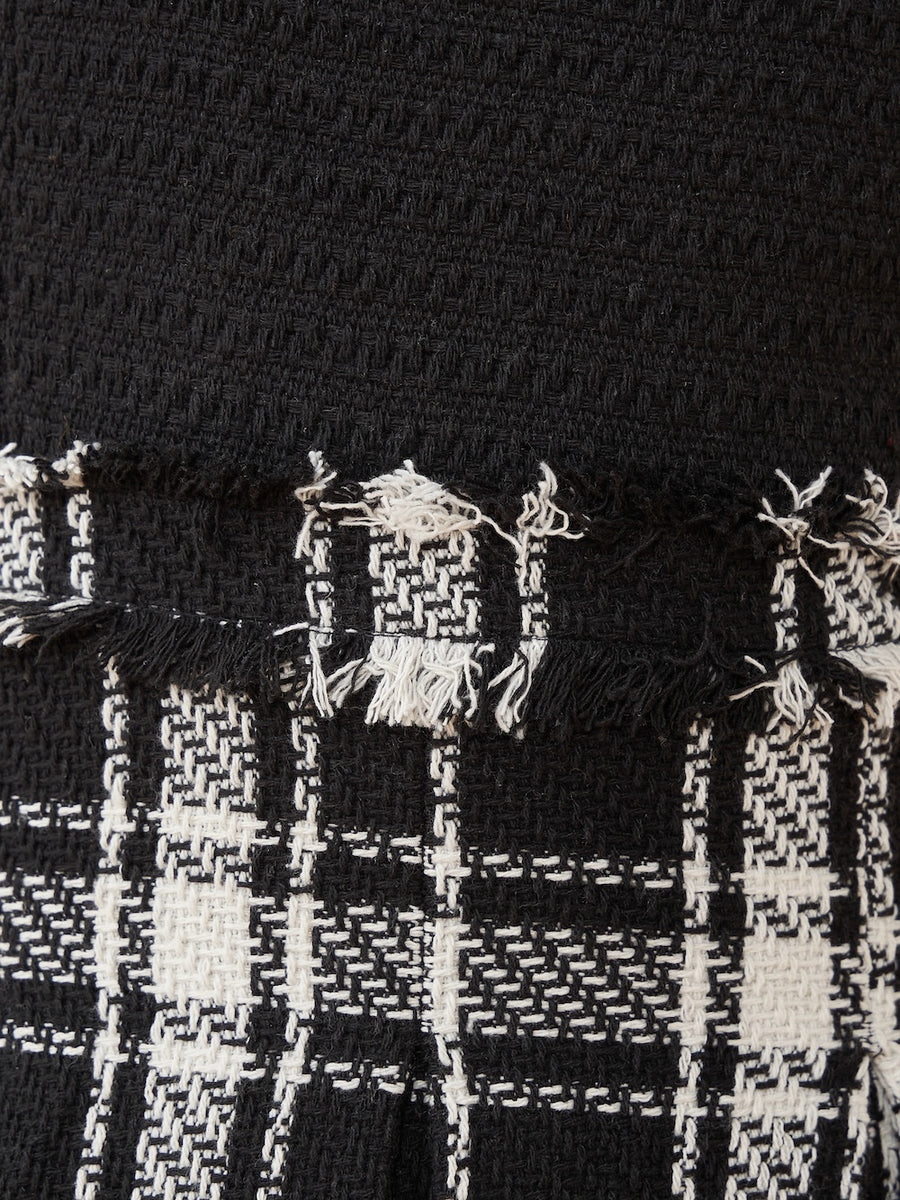 モデル：163cm（着用サイズ：FREE　着用カラー：BLK）