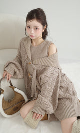 モデル：158cm（着用サイズ：FREE　着用カラー：MOC）