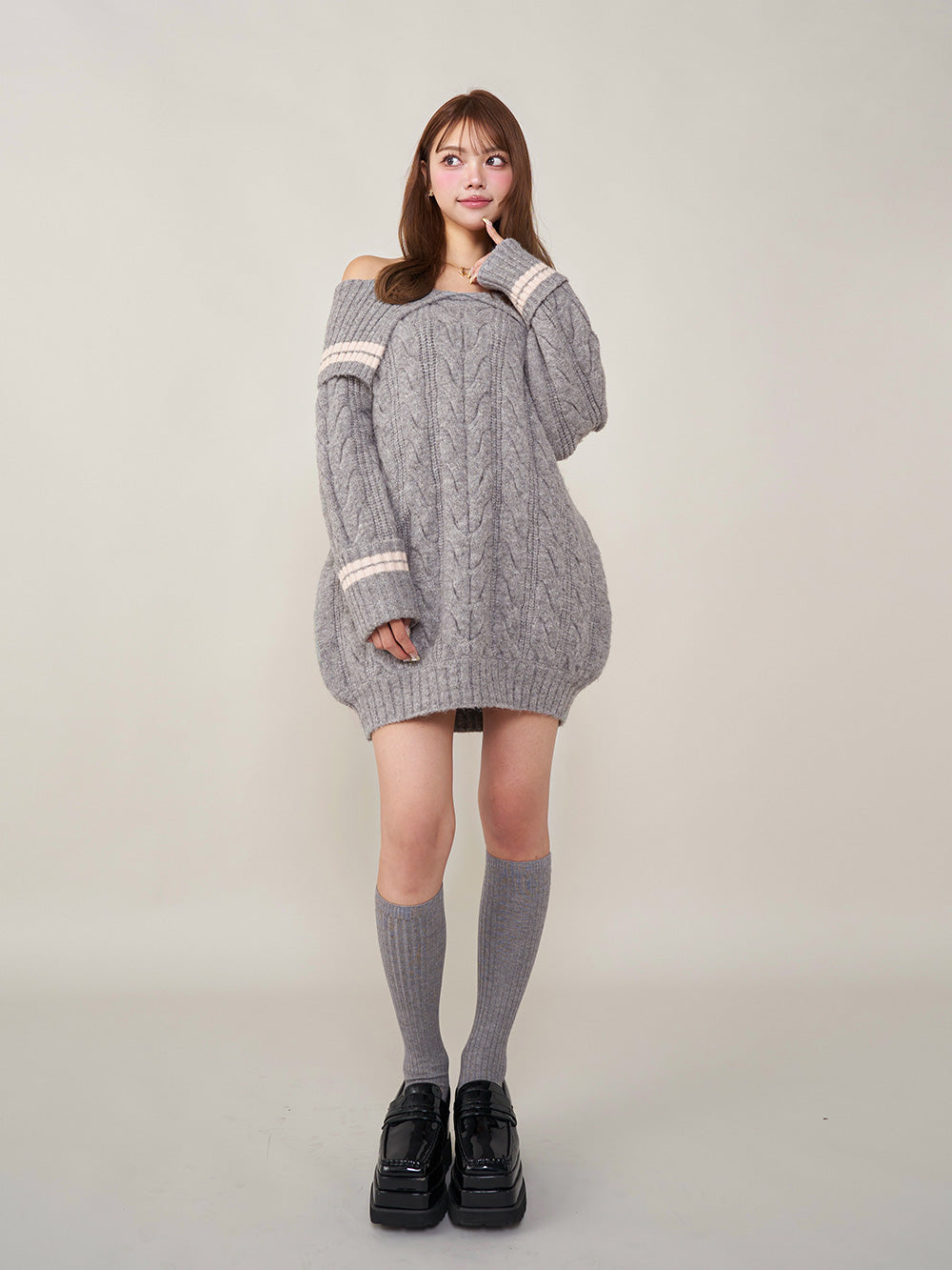 モデル：163cm（着用サイズ：FREE　着用カラー：GRY）