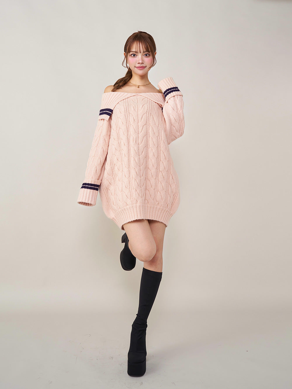 モデル：163cm（着用サイズ：FREE　着用カラー：PNK）