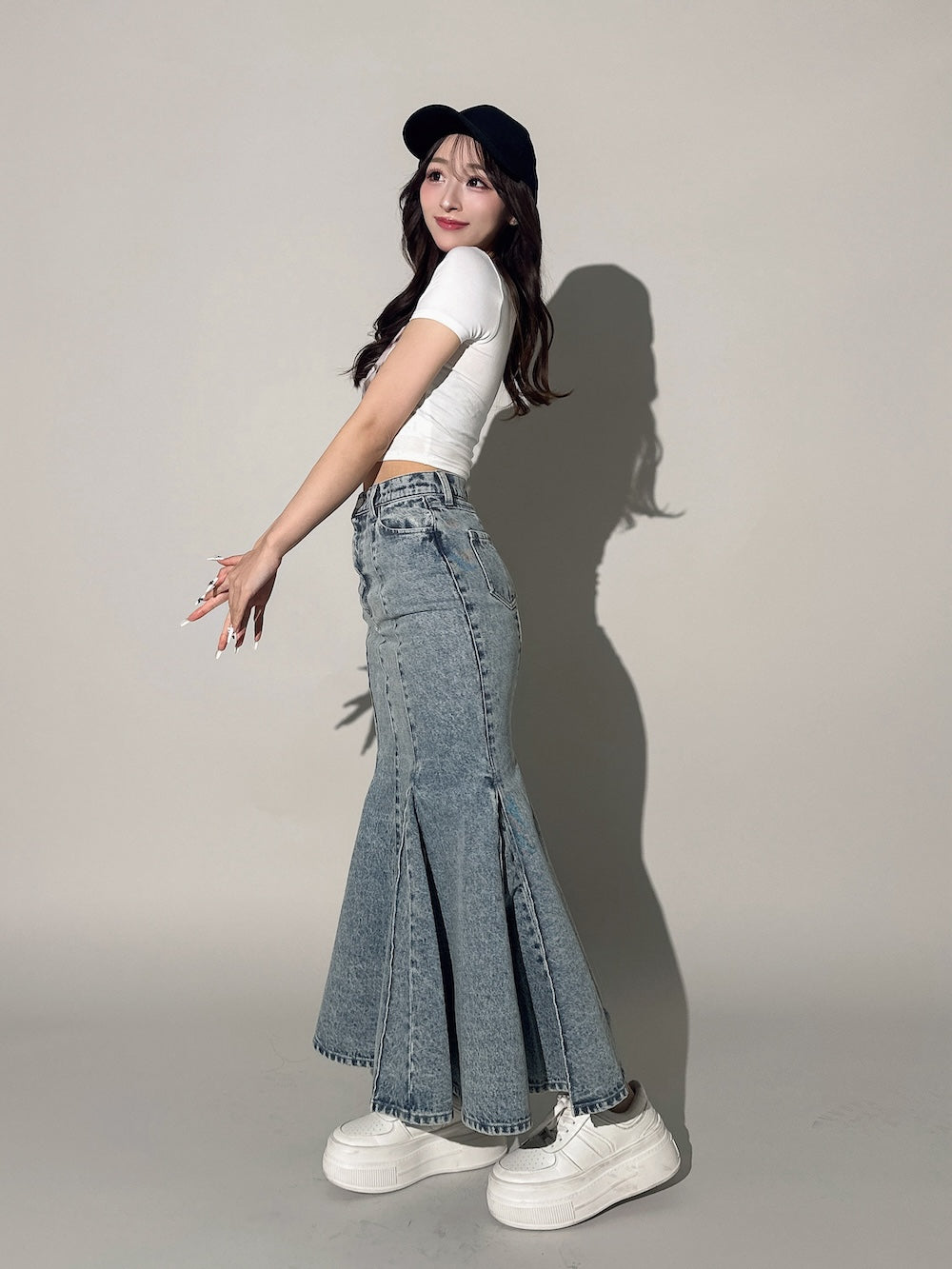 モデル：156cm（着用サイズ：S　着用カラー：I-BLU）