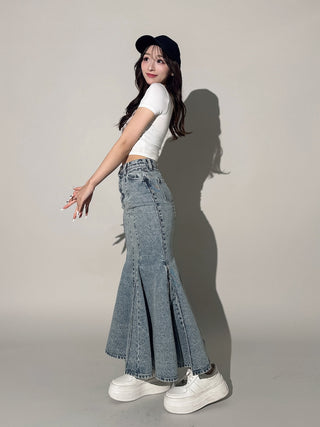 モデル：156cm（着用サイズ：S　着用カラー：I-BLU）