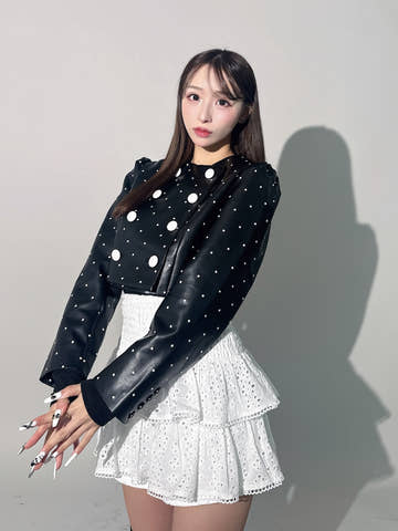 モデル：156cm（着用サイズ：FREE　着用カラー：BLK）
