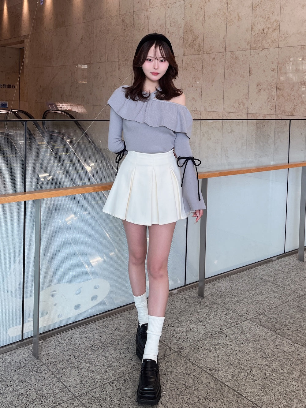 モデル：161cm（着用サイズ：S　着用カラー：IVO）