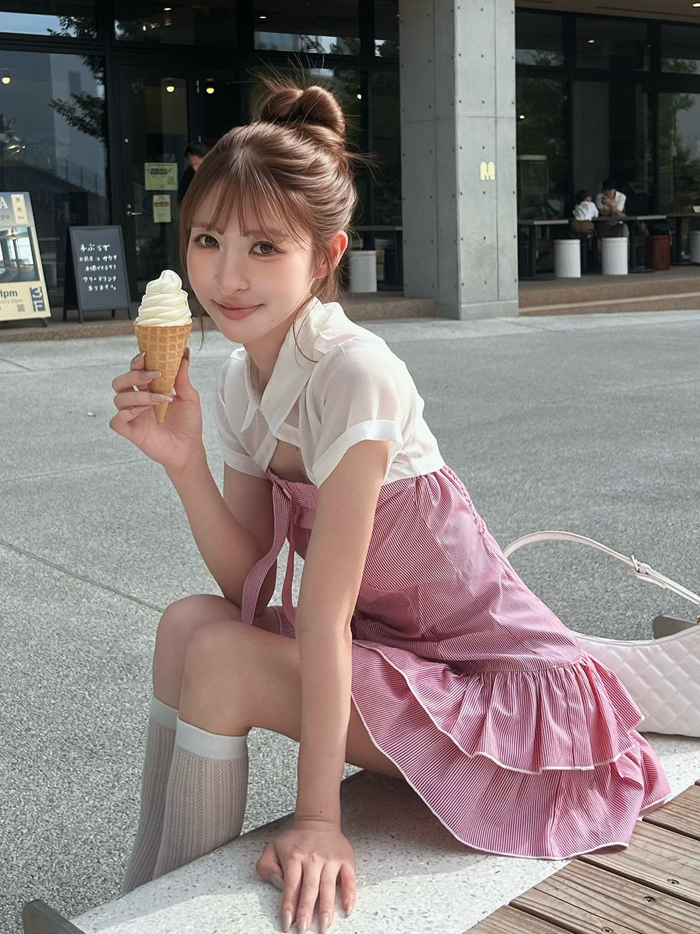 モデル：161cm（着用サイズ：FREE　着用カラー：RED）