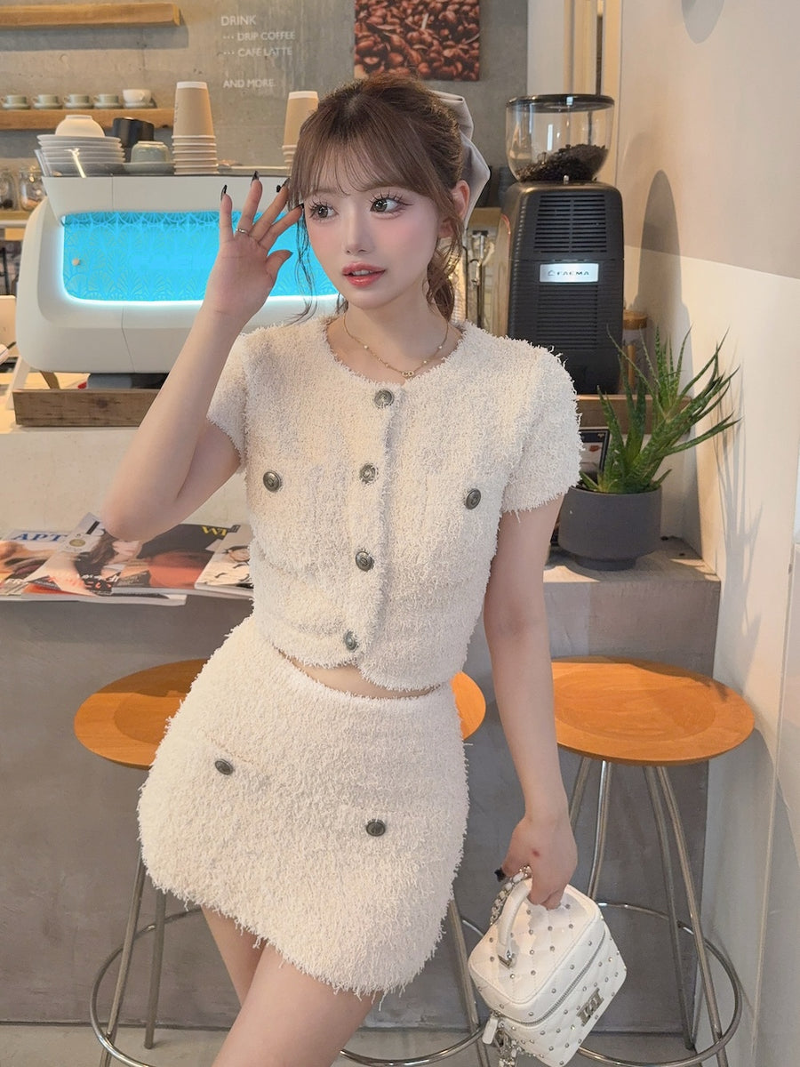 モデル：158cm（着用サイズ：FREE　着用カラー：IVO）