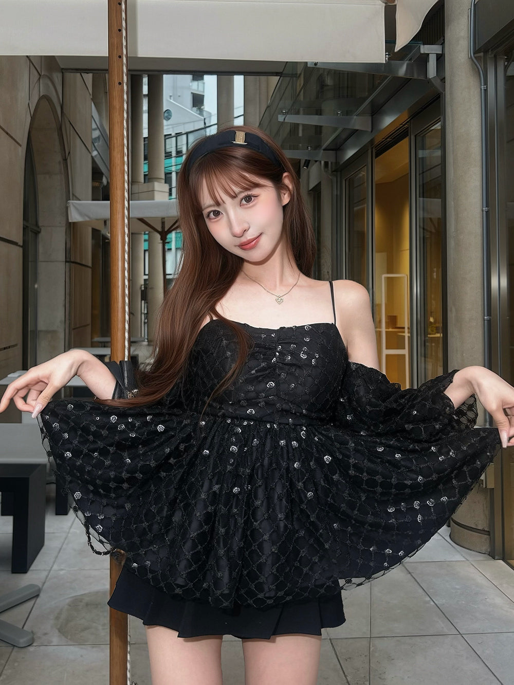 モデル：161cm（着用サイズ：FREE　着用カラー：BLK）