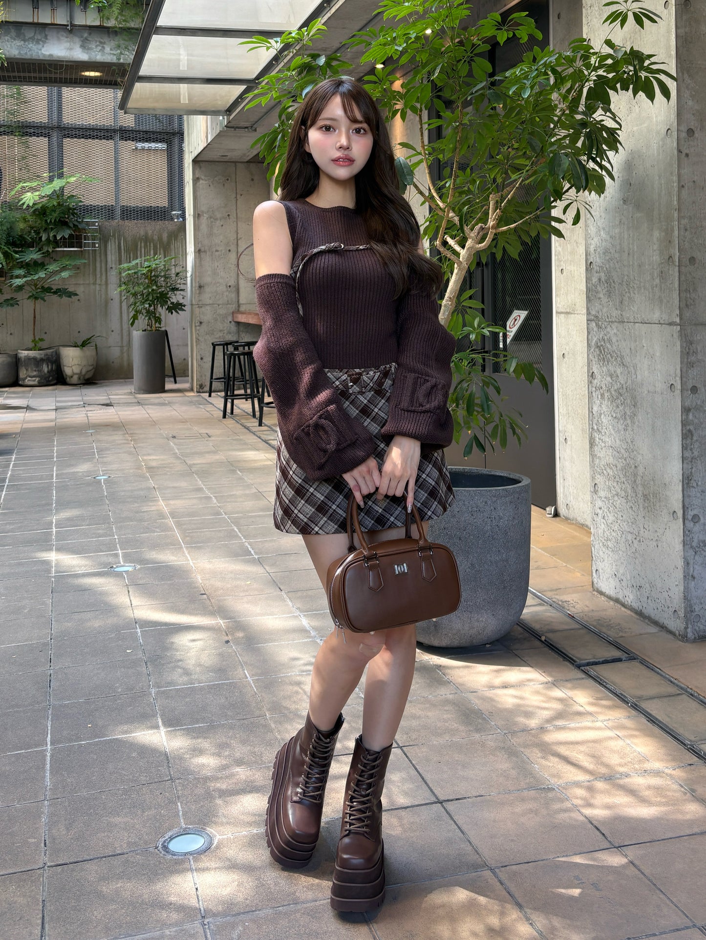 モデル：163cm（着用サイズ：FREE　着用カラー：BRN）