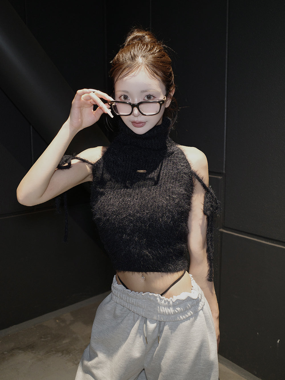 モデル：158cm（着用サイズ：FREE　着用カラー：BLK）