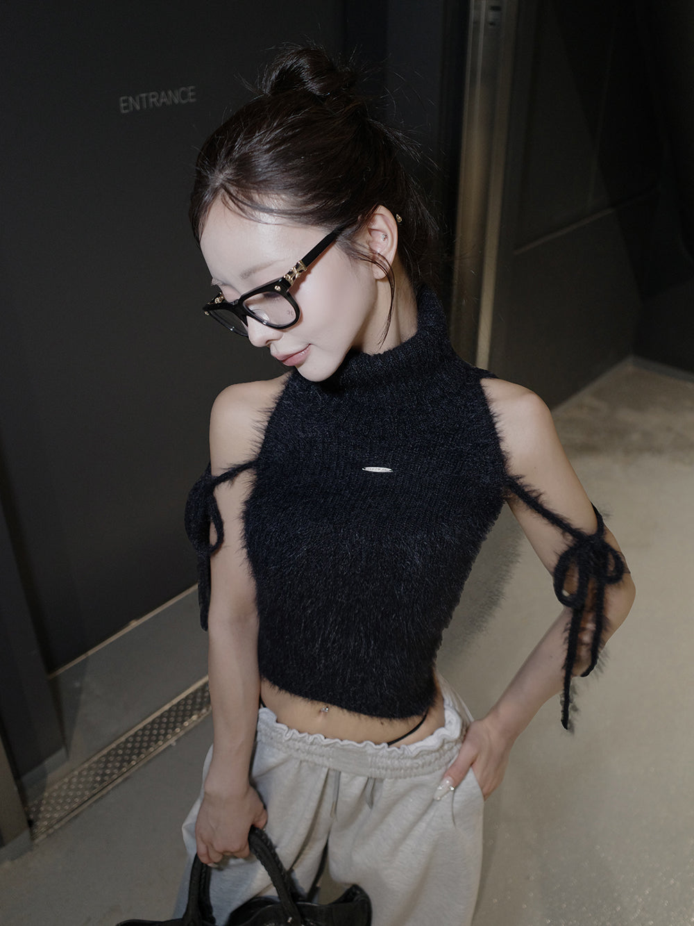 モデル：158cm（着用サイズ：FREE　着用カラー：BLK）