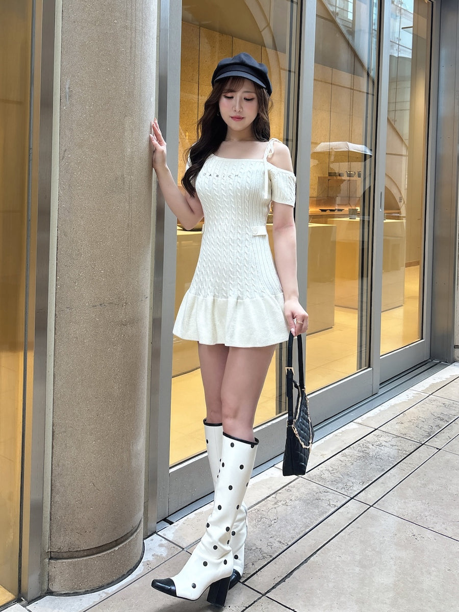 モデル：155cm（着用サイズ：FREE　着用カラー：IVO