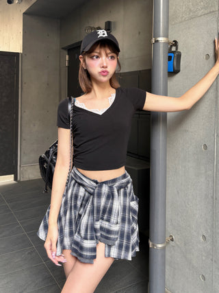 モデル：163cm（着用サイズ：FREE　着用カラー：BLK）