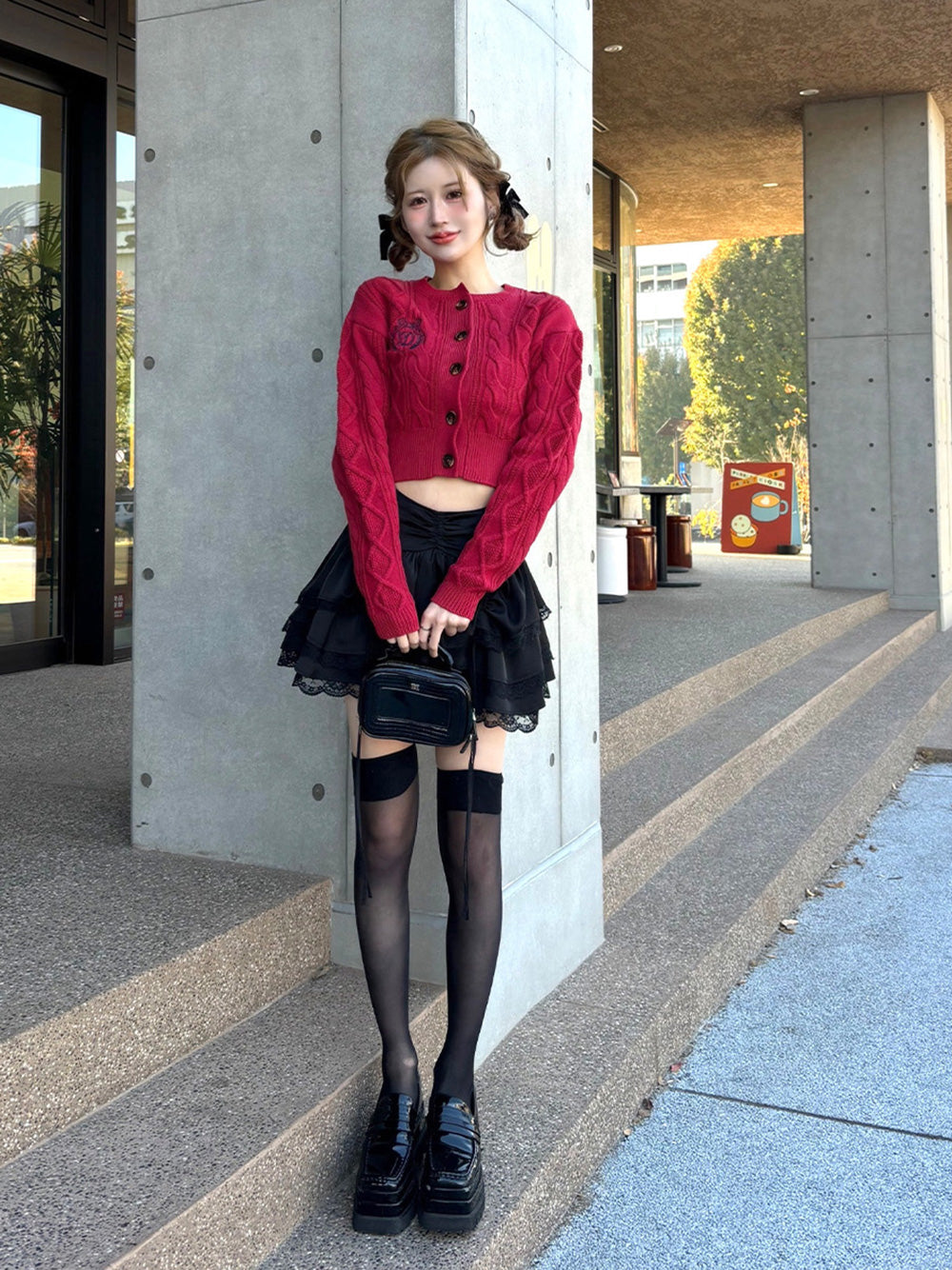 モデル：164cm（着用サイズ：FREE　着用カラー：RED）