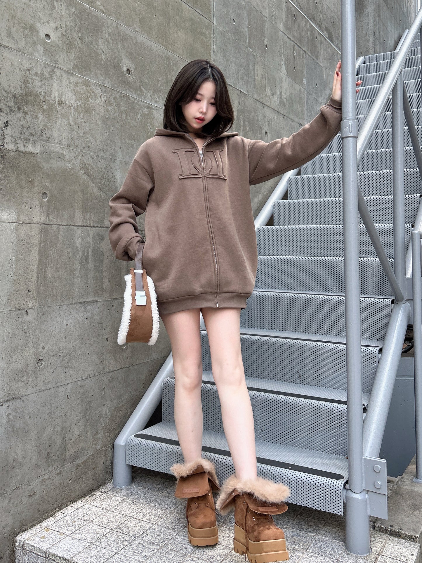 モデル：164cm（着用サイズ：FREE　着用カラー：MOC）