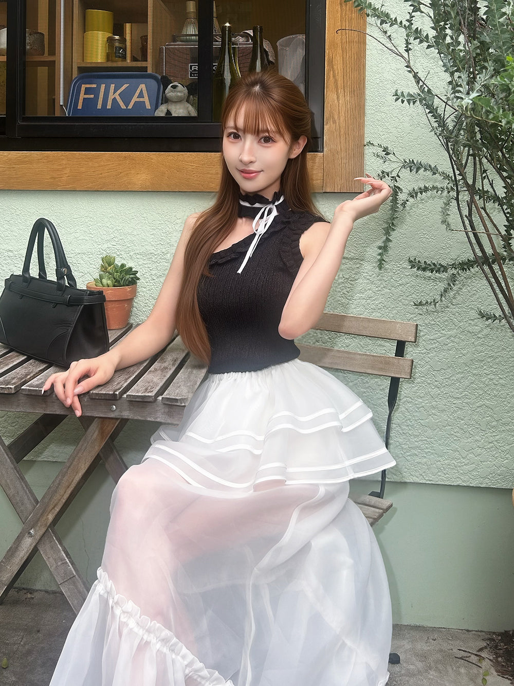 モデル：161cm（着用サイズ：FREE　着用カラー：BLK）