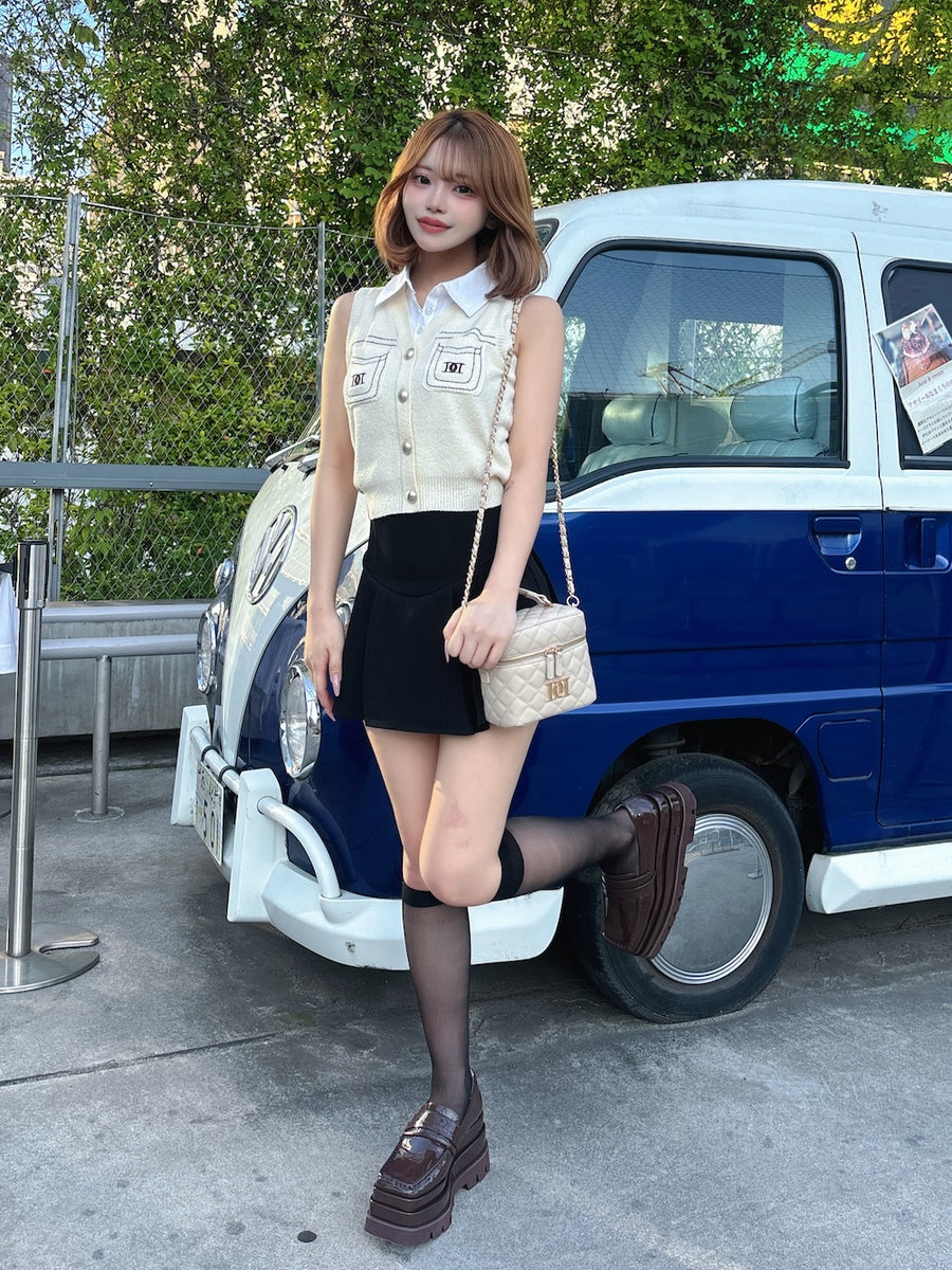 モデル：158cm（着用サイズ：FREE　着用カラー：BLK）
