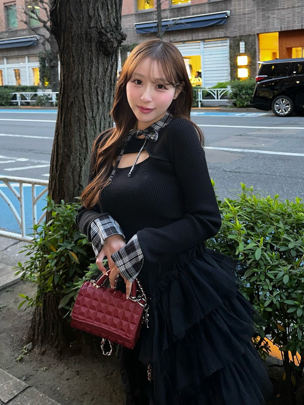 モデル：156cm（着用サイズ：FREE　着用カラー：BLK）