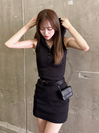 モデル：166cm（着用サイズ：FL　着用カラー：BLK）