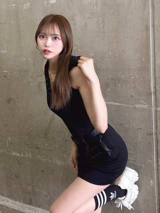 モデル：166cm（着用サイズ：FL　着用カラー：BLK）