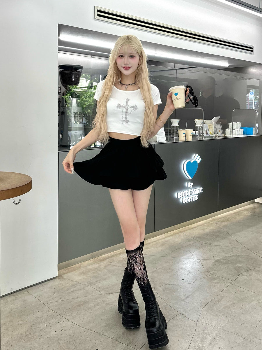 モデル：165cm（着用サイズ：FREE　着用カラー：WHT）