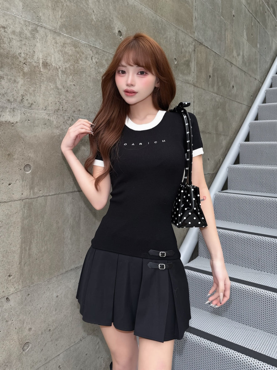 モデル：158cm（着用サイズ：FREE　着用カラー：BLK）