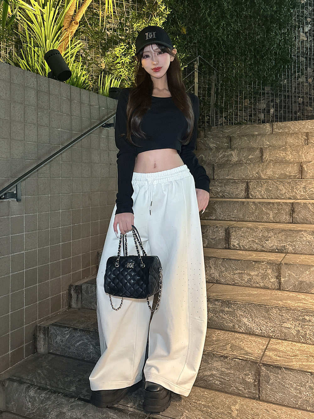 モデル：158cm（着用サイズ：FREE　着用カラー：WHT）