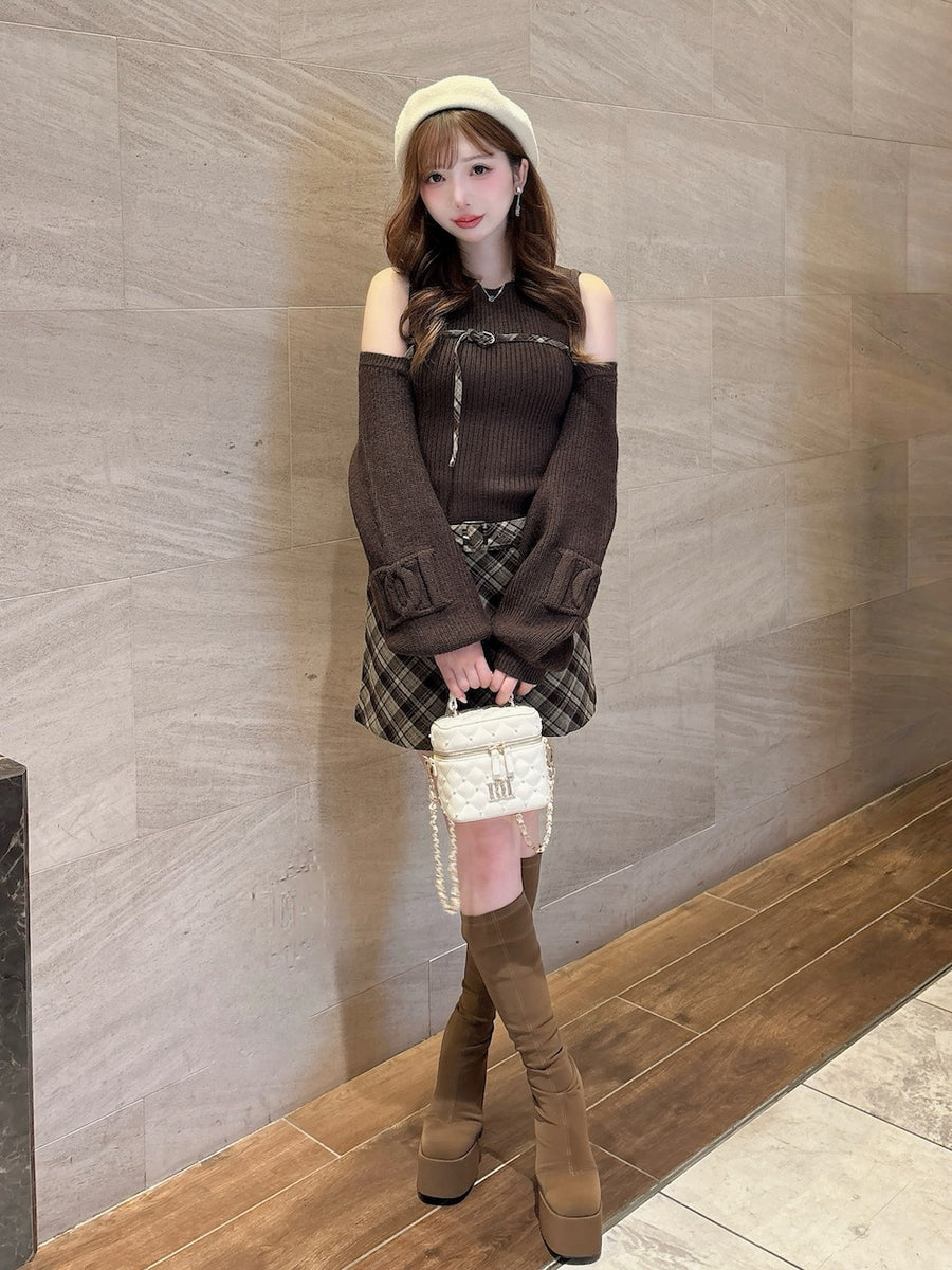 モデル：160cm（着用サイズ：FREE　着用カラー：BRN）