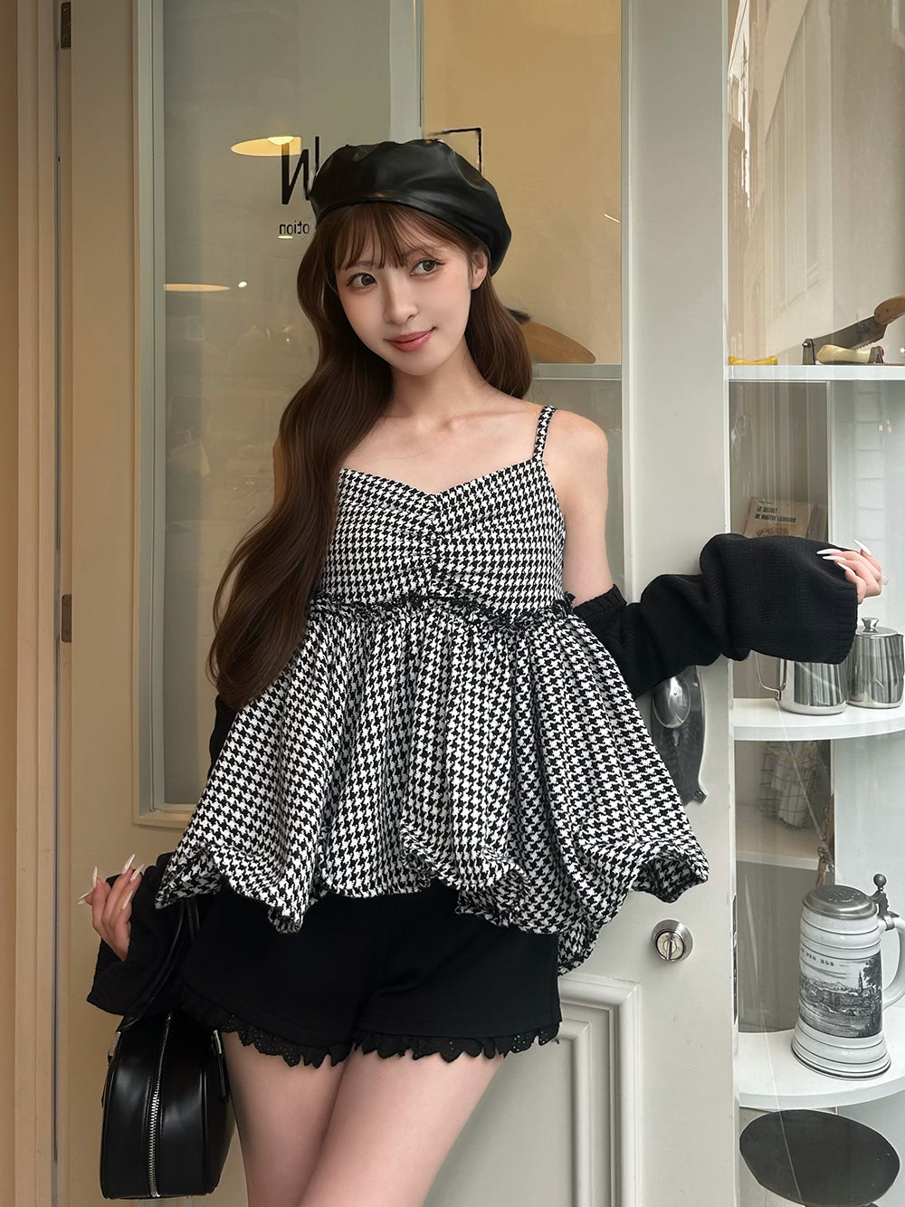 モデル：161cm（着用サイズ：FREE　着用カラー：BLK）