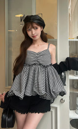 モデル：161cm（着用サイズ：FREE　着用カラー：BLK）