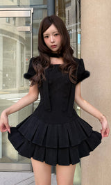 モデル：158cm（着用サイズ：FREE　着用カラー：BLK）