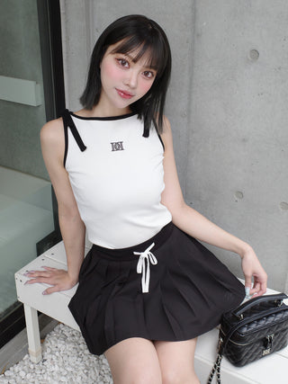 モデル：163cm（着用サイズ：FREE　着用カラー：WHT）