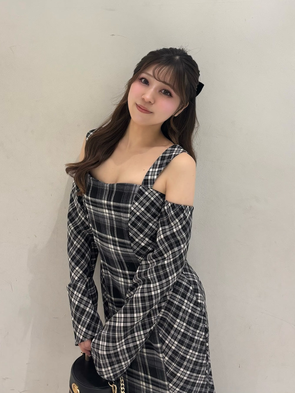 モデル：151cm（着用サイズ：FS　着用カラー：BLK）