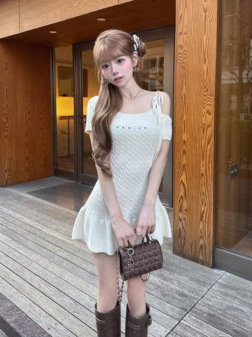 モデル：158cm（着用サイズ：FREE　着用カラー：IVO）