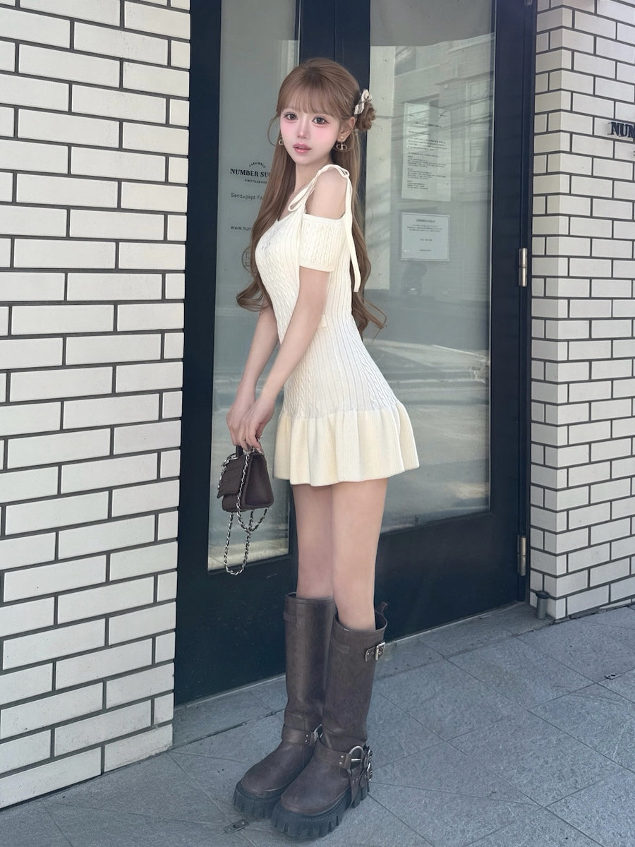 モデル：158cm（着用サイズ：FREE　着用カラー：IVO）