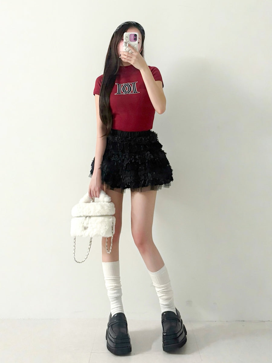 モデル：155cm（着用サイズ：FREE　着用カラー：RED）