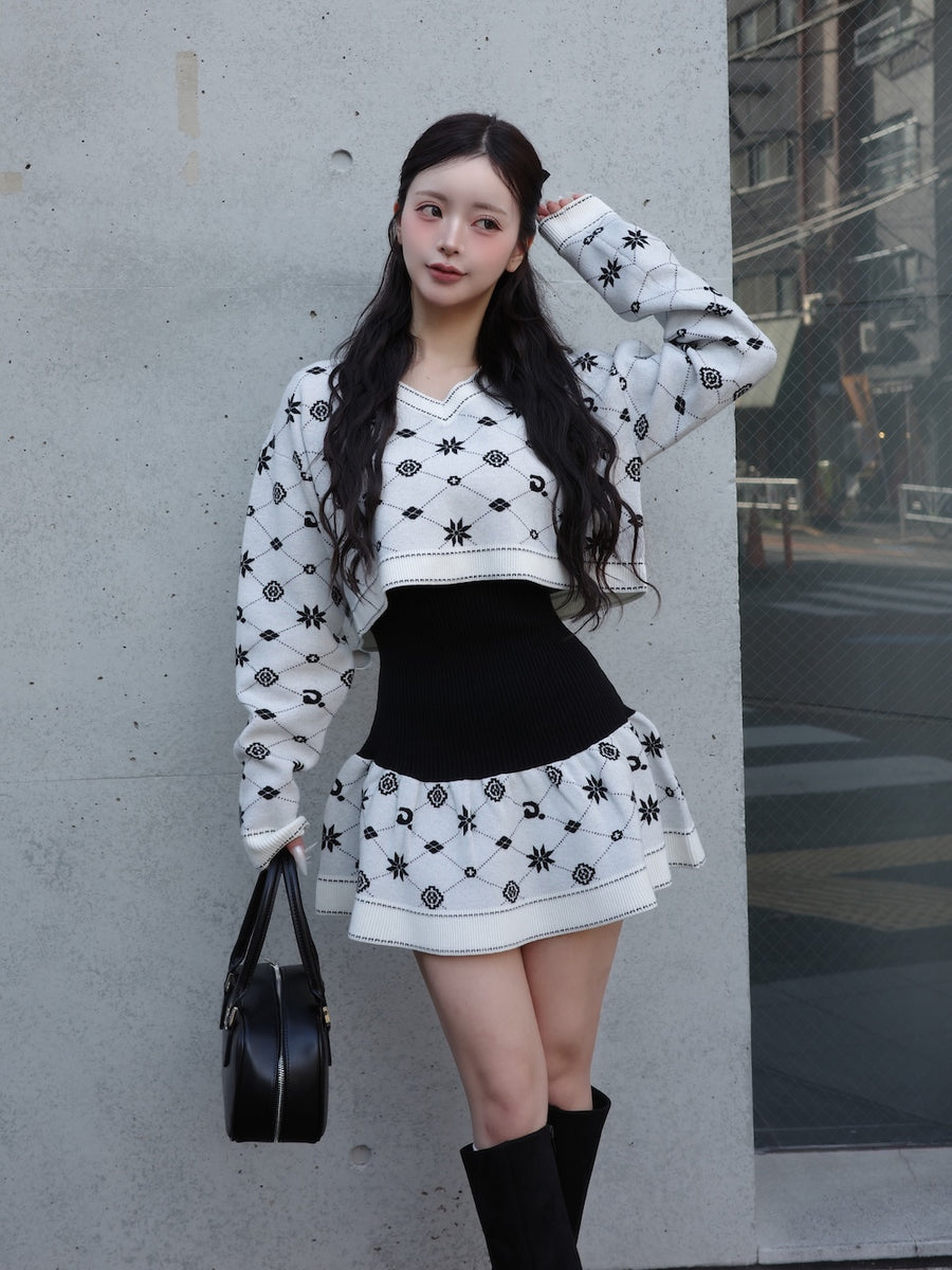 モデル：158cm（着用サイズ：FREE　着用カラー：WHT）