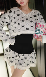 モデル：158cm（着用サイズ：FREE　着用カラー：WHT）