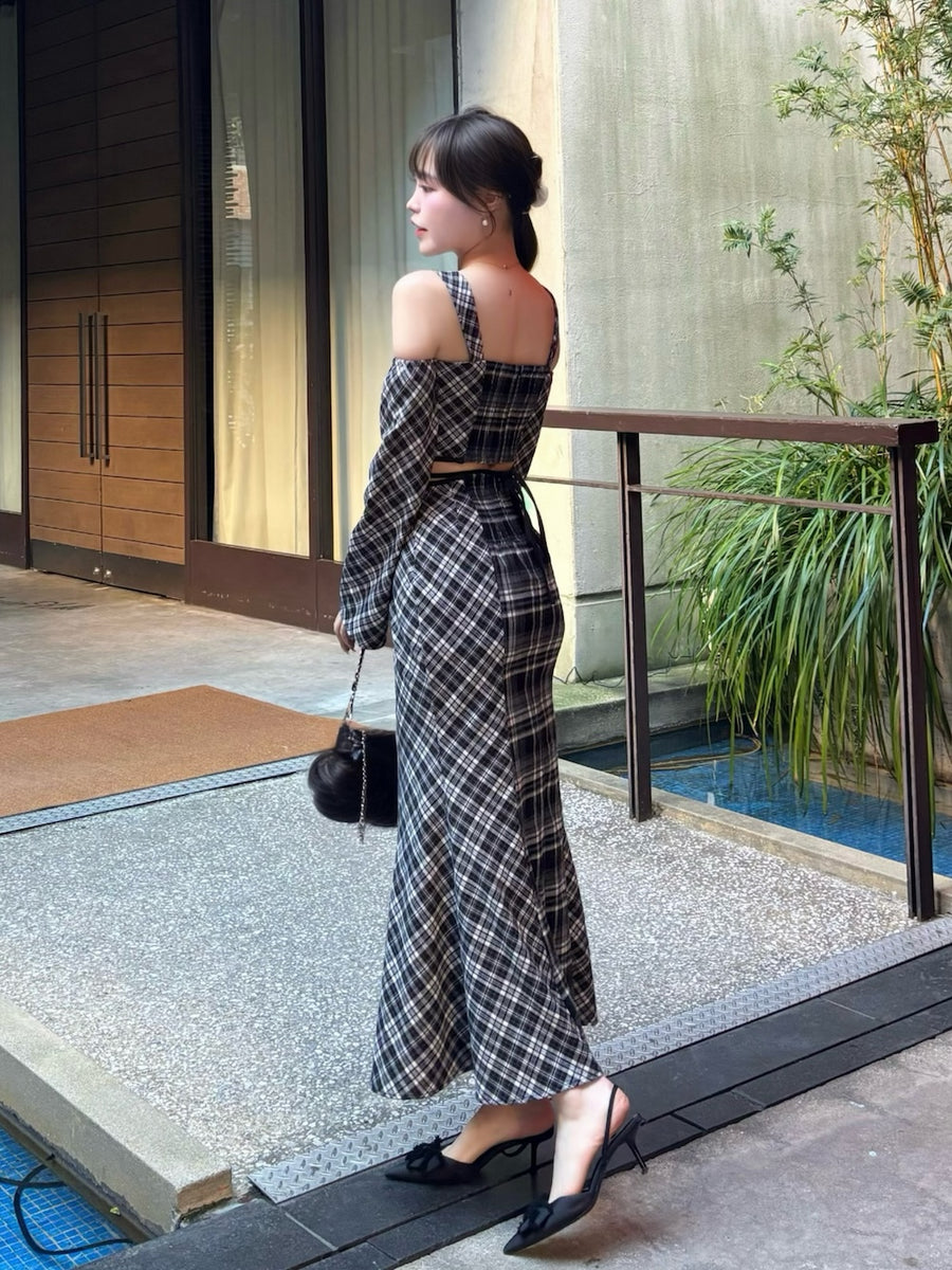 モデル：166cm（着用サイズ：FREE　着用カラー：BLK）