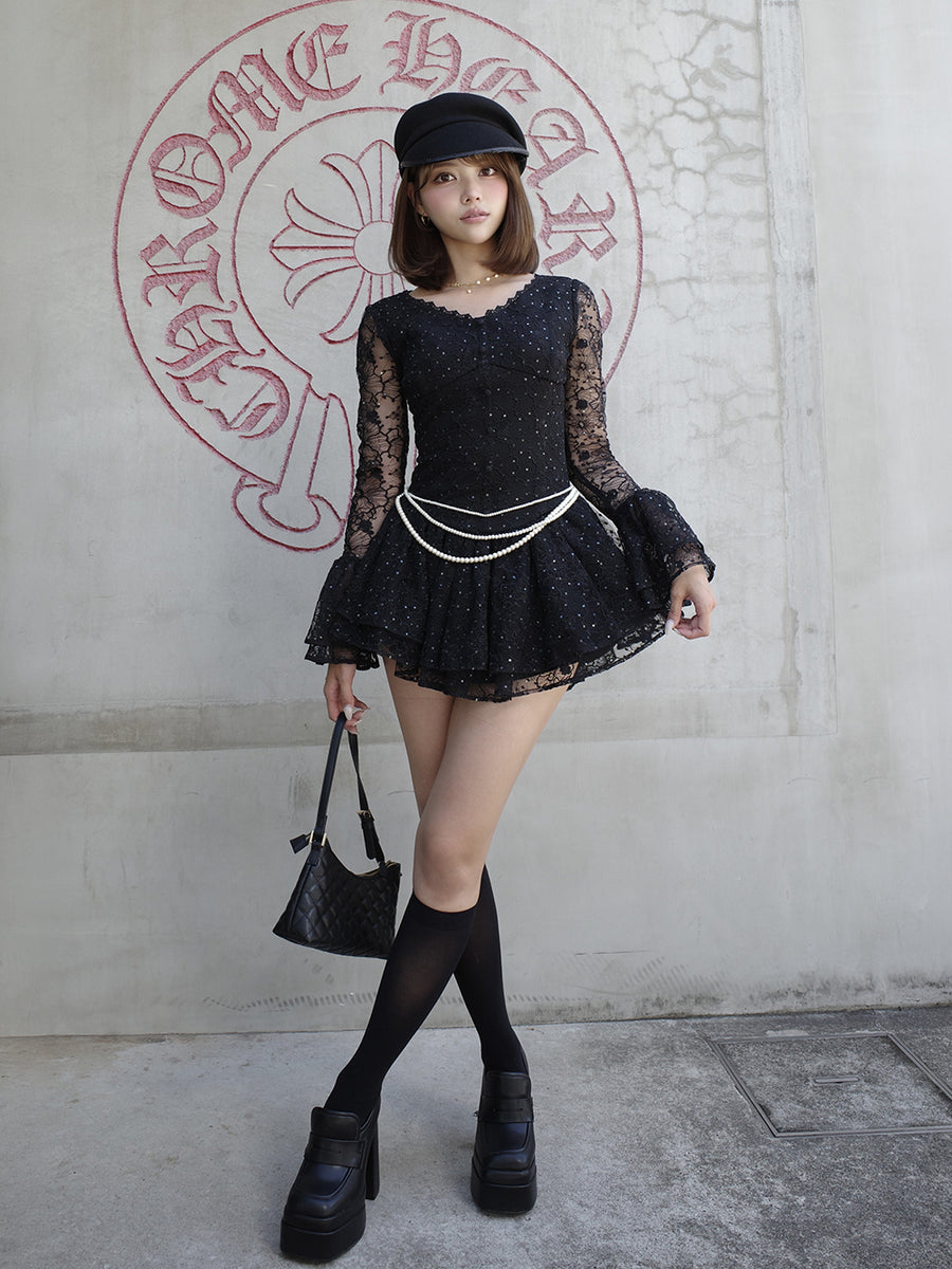 モデル：163cm（着用サイズ：FREE　着用カラー：BLK）