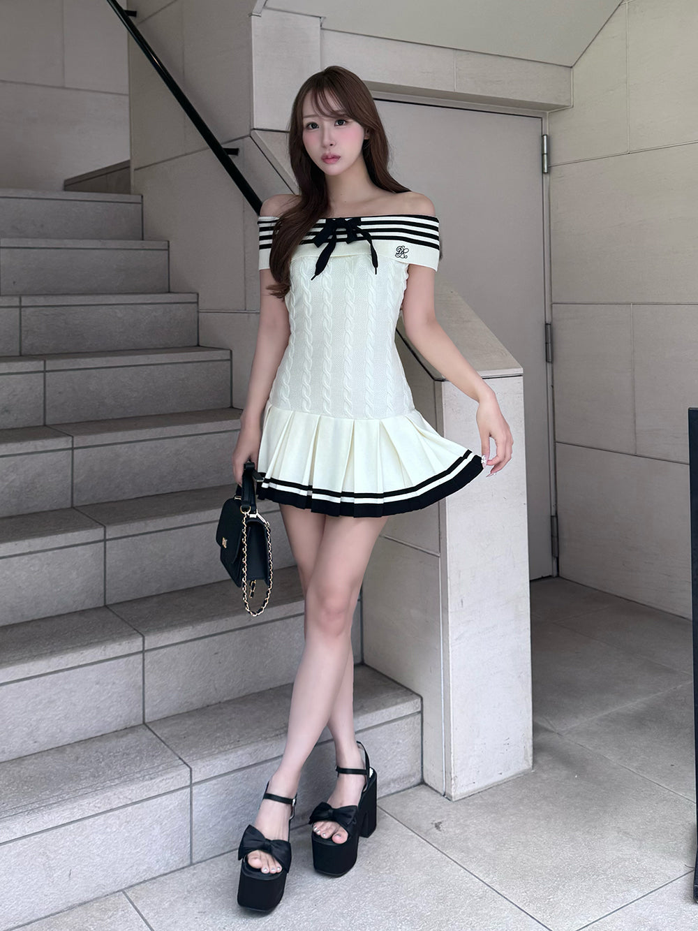 モデル：156cm（着用サイズ：FREE　着用カラー：IVO）